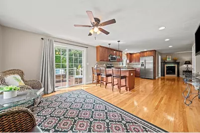 11 Village Ln, Haverhill, MA 01832 - Photo 6
