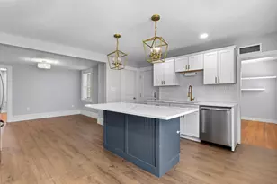42 School St, Salem, MA 01970 - Photo 4