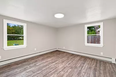 174,5 Lakeview Ave, Taunton, MA 02780 - Photo 4