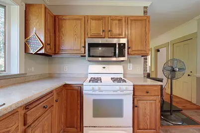 25 Prospect St, Pepperell, MA 01463 - Photo 4