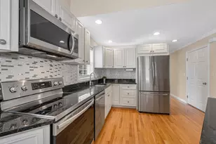 15 Whitney St, Haverhill, MA 01832 - Photo 14