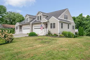 15 Whitney St, Haverhill, MA 01832 - Photo 4