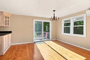 679 A Burncoat St, Worcester, MA 01606 - Photo 8