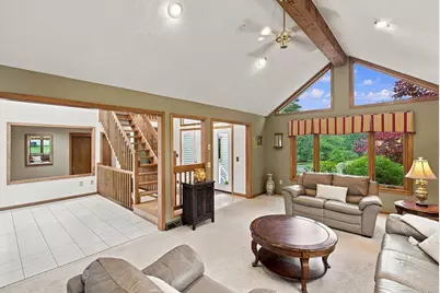 1 Utica Dr, Hudson, MA 01749 - Photo 4