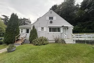 433 Gifford St, Springfield, MA 01118 - Photo 2
