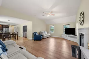 11 Duquette Dr, Haverhill, MA 01830 - Photo 6