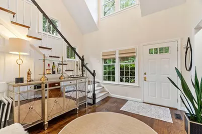 25 Pickman Dr, Bedford, MA 01730 - Photo 2