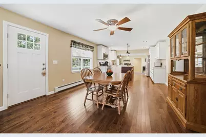 425 River Road, Uxbridge, MA 01569 - Photo 2