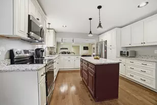 425 River Rd, Uxbridge, MA 01569 - Photo 10