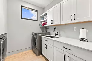 61 Walnut St, Saugus, MA 01906 - Photo 22