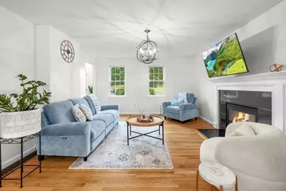 38 Bellows Cir, Marlborough, MA 01752 - Photo 6
