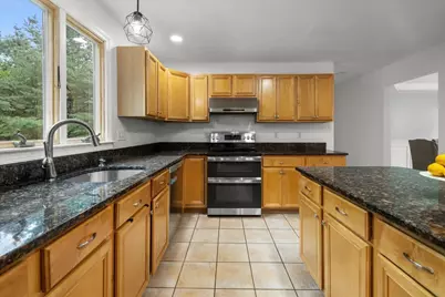 38 Bellows Cir, Marlborough, MA 01752 - Photo 10