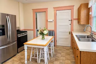 81 Lyndale St, Springfield, MA 01108 - Photo 10
