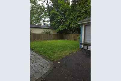 81 Lyndale St, Springfield, MA 01108 - Photo 16