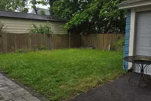 81 Lyndale St, Springfield, MA 01108 - Photo 16