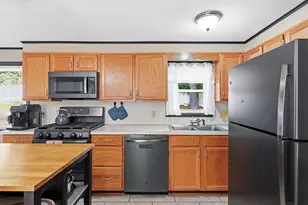 42 N Brook Rd, Springfield, MA 01119 - Photo 14