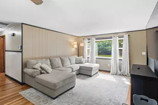 42 N Brook Rd, Springfield, MA 01119 - Photo 8