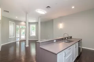 27 Bardwell St, South Hadley, MA 01075 - Photo 4