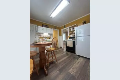 22 South Street, North Adams, MA 01247 - Photo 6