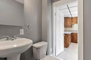 155 Pond St, Leominster, MA 01453 - Photo 18