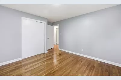 52 Navajo Rd, Springfield, MA 01109 - Photo 6