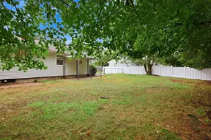 52 Navajo Rd, Springfield, MA 01109 - Photo 4