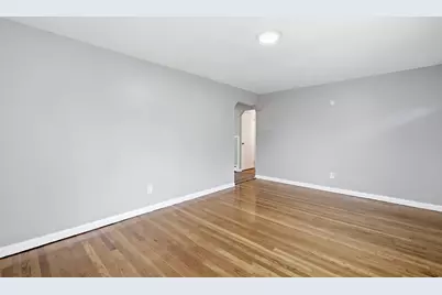 52 Navajo Rd, Springfield, MA 01109 - Photo 8