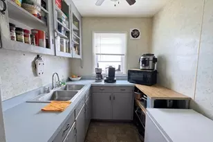 66 Whitman St, New Bedford, MA 02745 - Photo 8