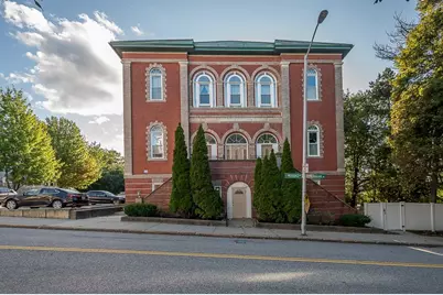 32 Providence St #8, Worcester, MA 01604 - Photo 2