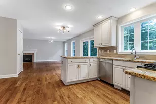 32 Adams St, Foxboro, MA 02035 - Photo 10