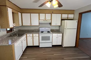 35 School St, Dracut, MA 01826 - Photo 2