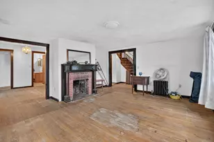 21 Sachem St, Lynn, MA 01902 - Photo 2