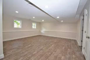 2 Clarendon Cir, Holbrook, MA 02343 - Photo 18