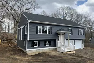 2 Clarendon Cir, Holbrook, MA 02343 - Photo 2