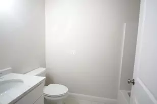 2 Clarendon Cir, Holbrook, MA 02343 - Photo 10