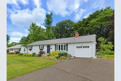 4 Willow St, Franklin, MA 02038 - Photo 2