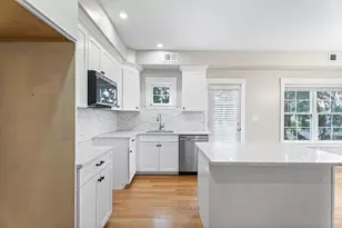 30 Valmor St, Worcester, MA 01604 - Photo 8