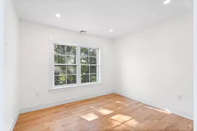 32 Valmor St, Worcester, MA 01604 - Photo 16