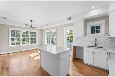 32 Valmor St, Worcester, MA 01604 - Photo 14