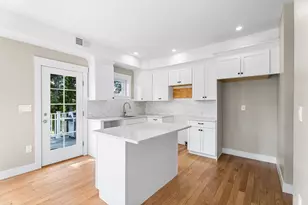 32 Valmor St, Worcester, MA 01604 - Photo 12