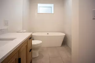 491 E 6th St, Boston, MA 02127 - Photo 10