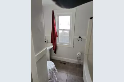 46 Emily St, Springfield, MA 01109 - Photo 10