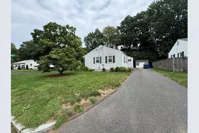 115 Burns Ave, Springfield, MA 01119 - Photo 2