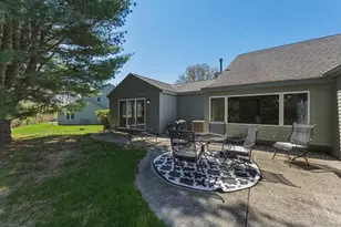402 Ridgefield Cir, Clinton, MA 01510 - Photo 32