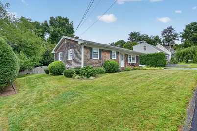 1025 Cherokee St, New Bedford, MA 02745 - Photo 2