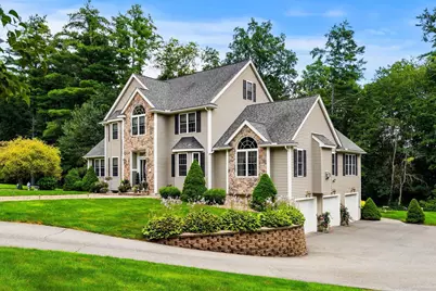 5 Patrick Way, Methuen, MA 01844 - Photo 2