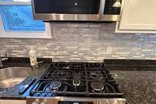 7 Pinckney Pl, Somerville, MA 02145 - Photo 6