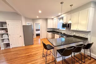 7 Pinckney Pl, Somerville, MA 02145 - Photo 4