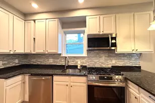 7 Pinckney Pl, Somerville, MA 02145 - Photo 2