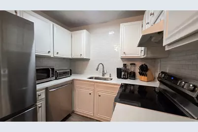 875 John Fitch Hwy #24, Fitchburg, MA 01420 - Photo 6